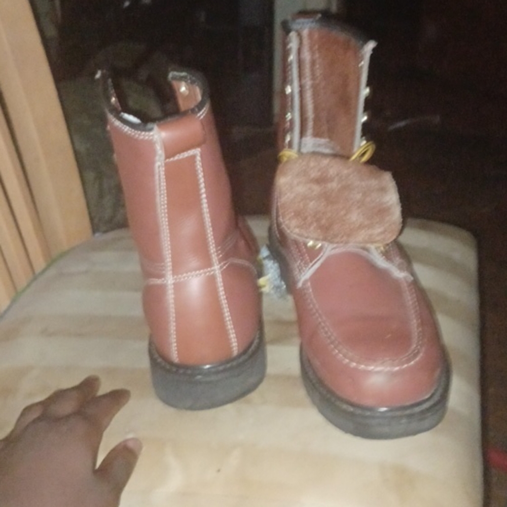 Shoe - Picture 3 of 3